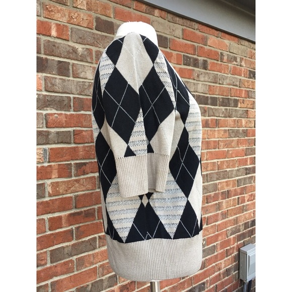 St John argyle short sleeve signature buttons - Picture 2 of 8